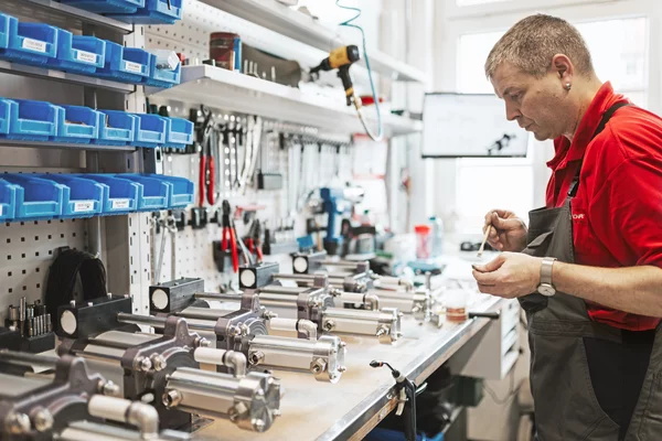 Hochdruck­komponenten bis zu 15.000 bar